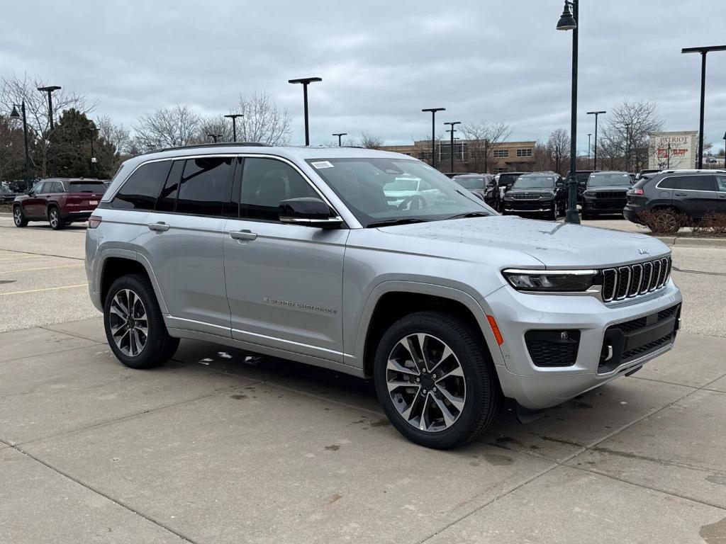 new 2025 Jeep Grand Cherokee car, priced at $59,201