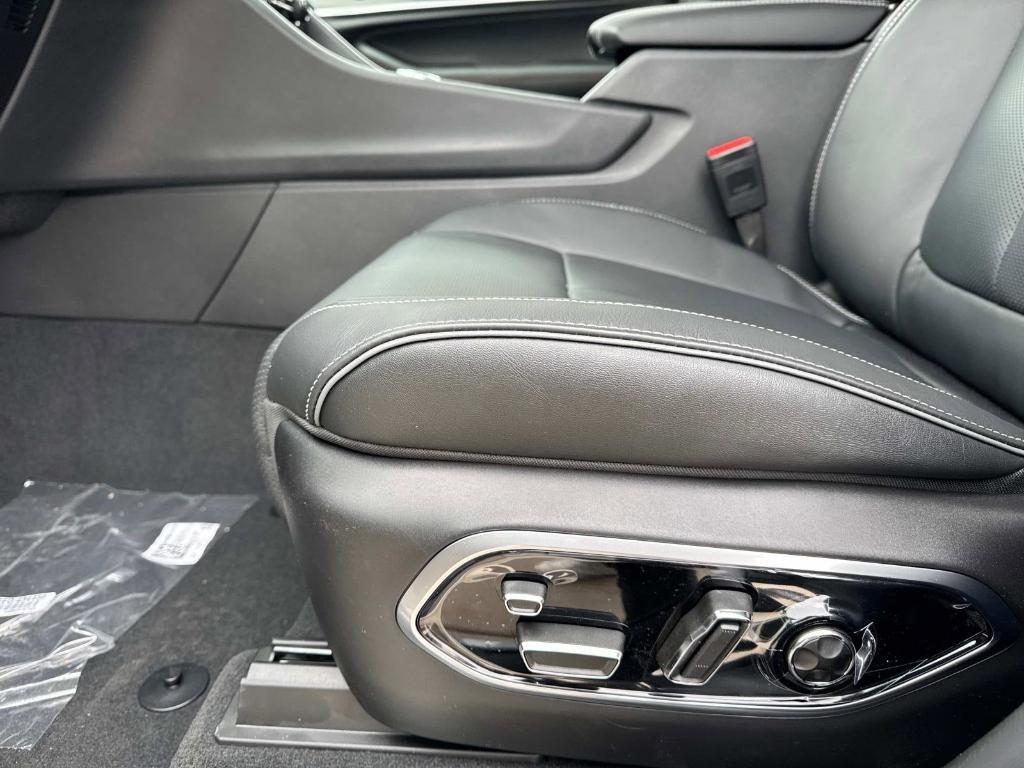 new 2025 Jeep Grand Cherokee car, priced at $59,846