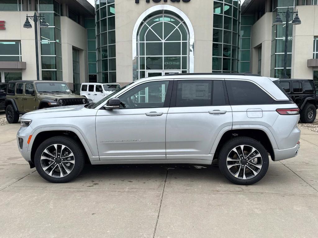 new 2025 Jeep Grand Cherokee car, priced at $59,201