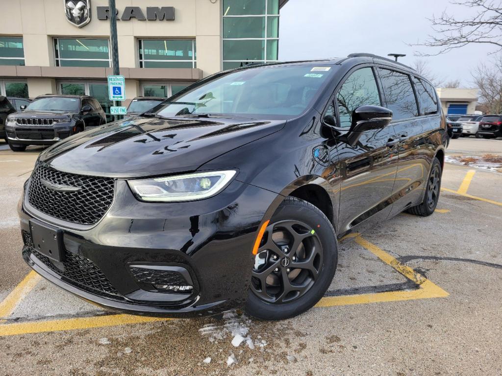 new 2025 Chrysler Pacifica Hybrid car, priced at $50,414