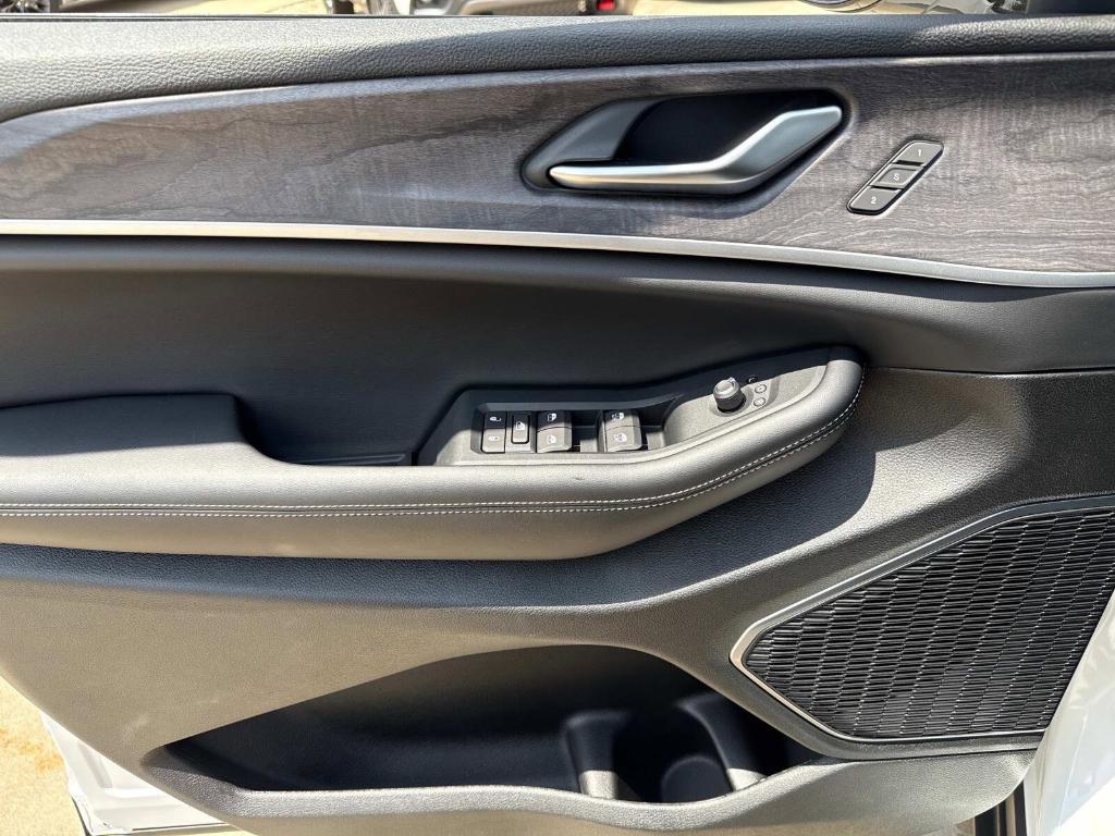 new 2025 Jeep Grand Cherokee car, priced at $52,876