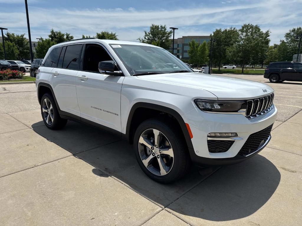 new 2025 Jeep Grand Cherokee car, priced at $51,321