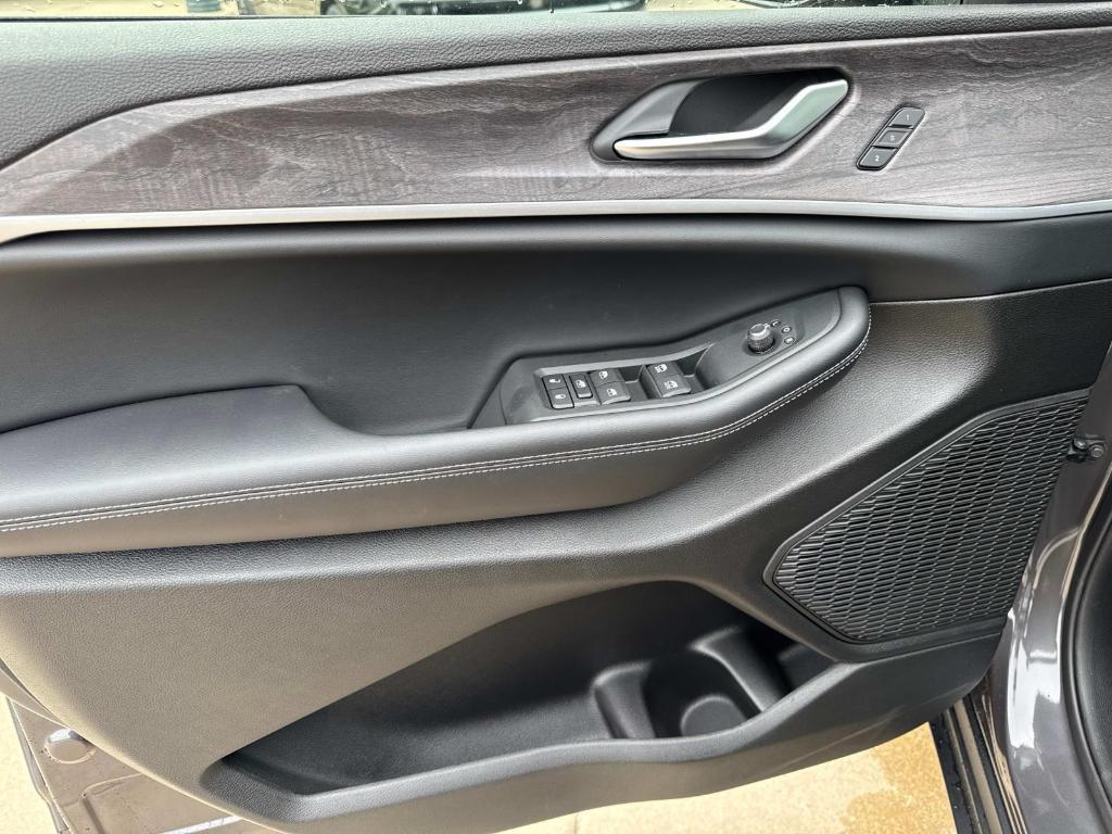 new 2025 Jeep Grand Cherokee L car, priced at $54,587