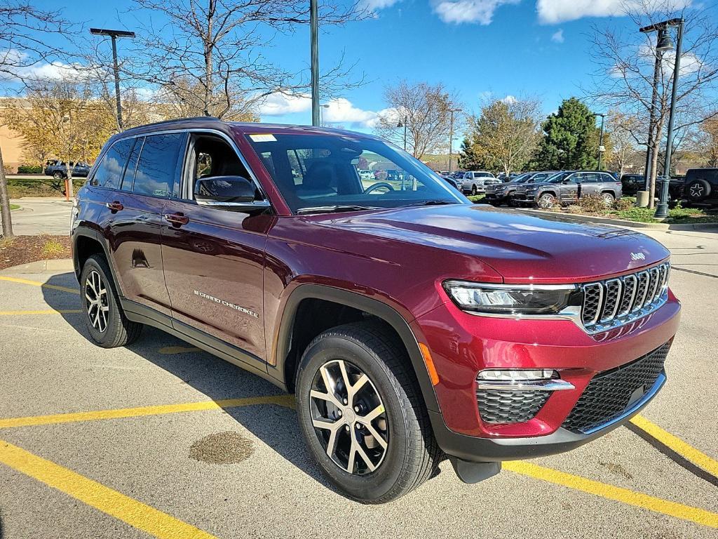 new 2025 Jeep Grand Cherokee car, priced at $45,610