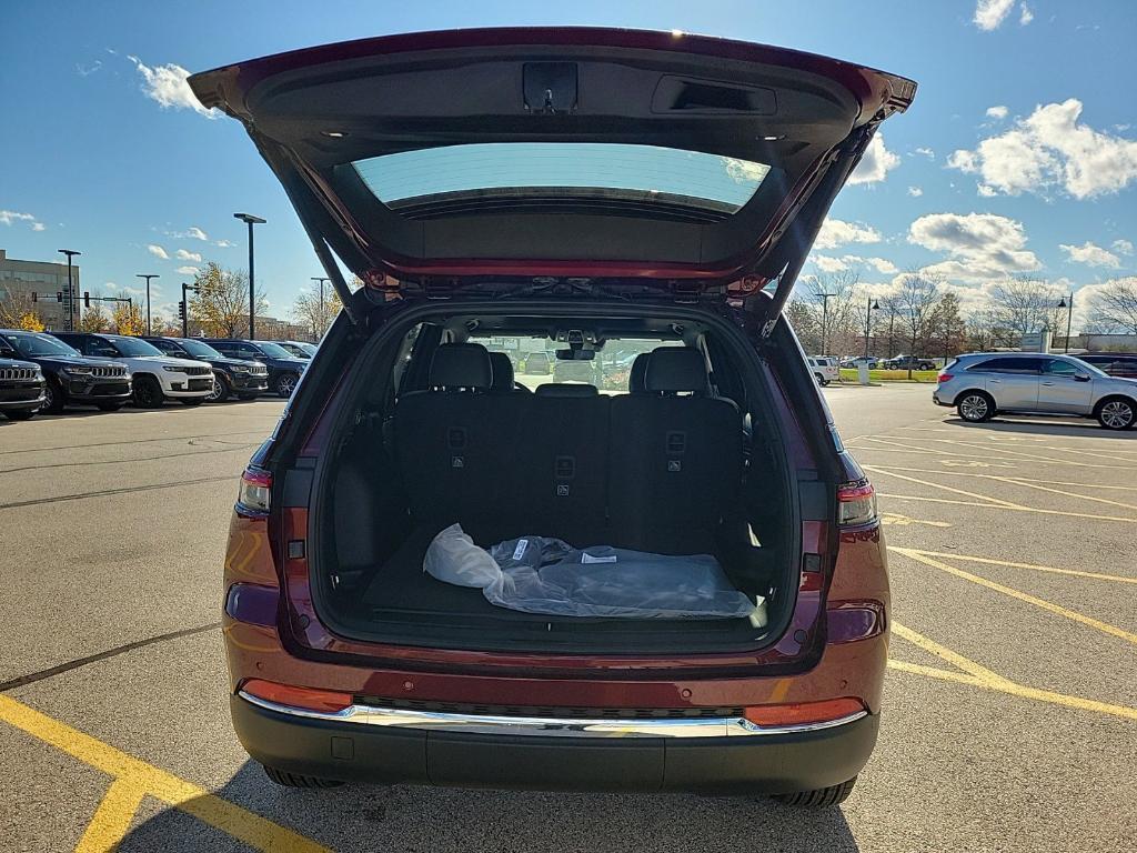 new 2025 Jeep Grand Cherokee car, priced at $45,610