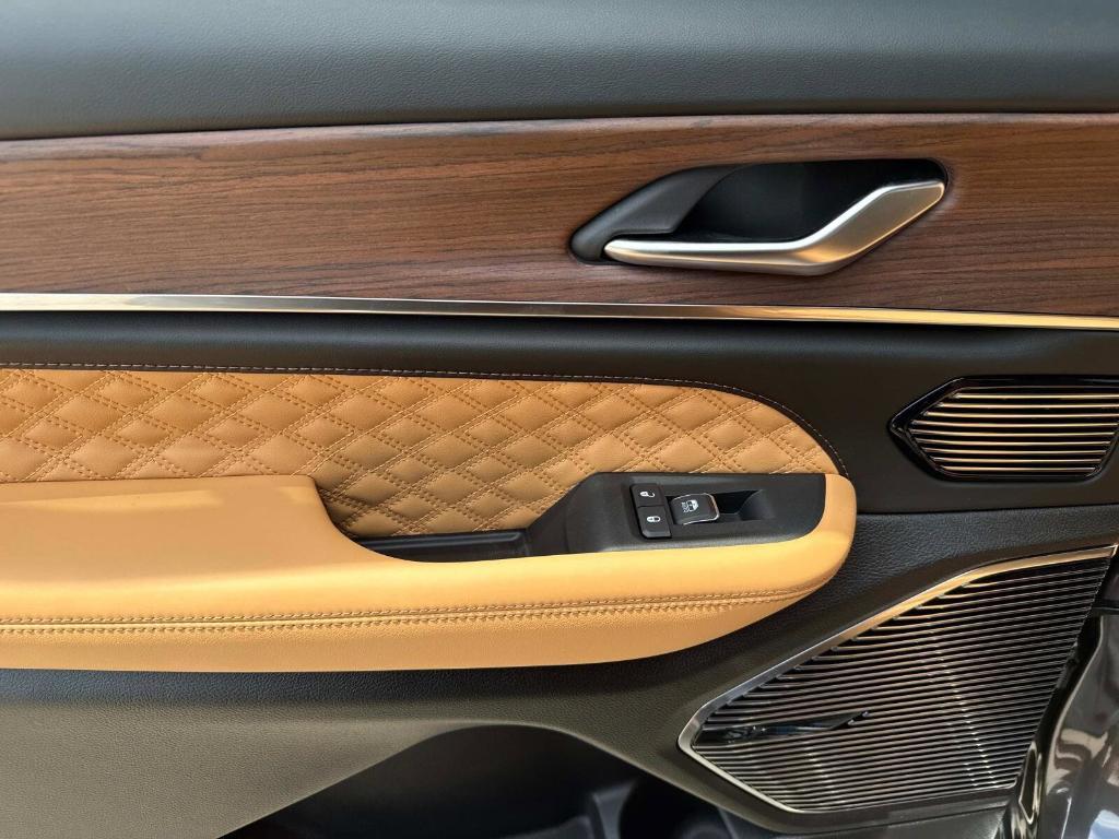 new 2025 Jeep Grand Cherokee L car, priced at $61,316