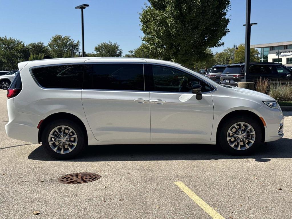 new 2026 Chrysler Pacifica car