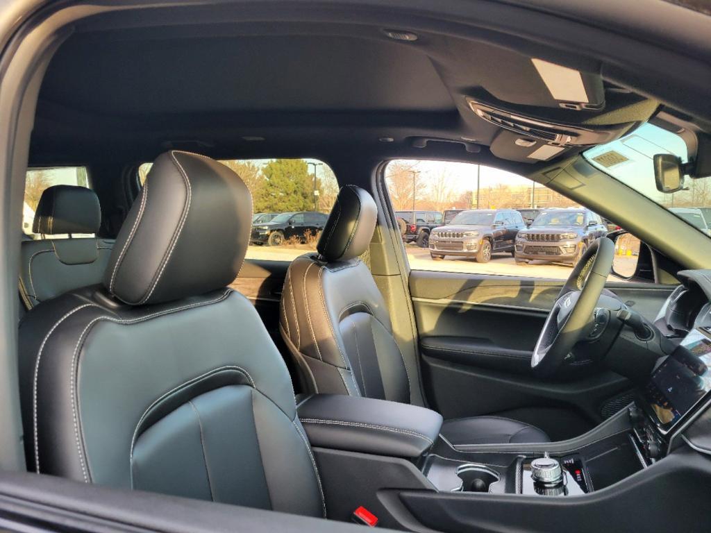 new 2025 Jeep Grand Cherokee L car, priced at $50,417