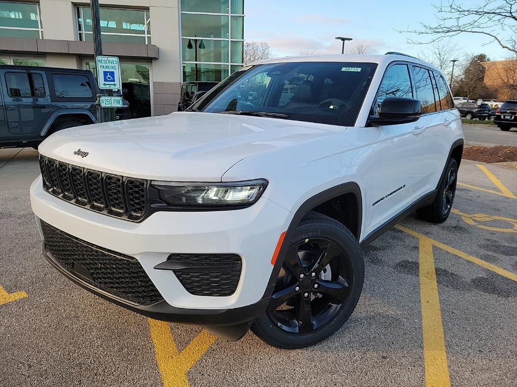 new 2025 Jeep Grand Cherokee car, priced at $43,380