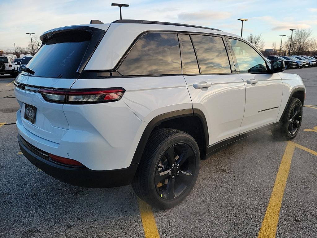 new 2025 Jeep Grand Cherokee car, priced at $43,380