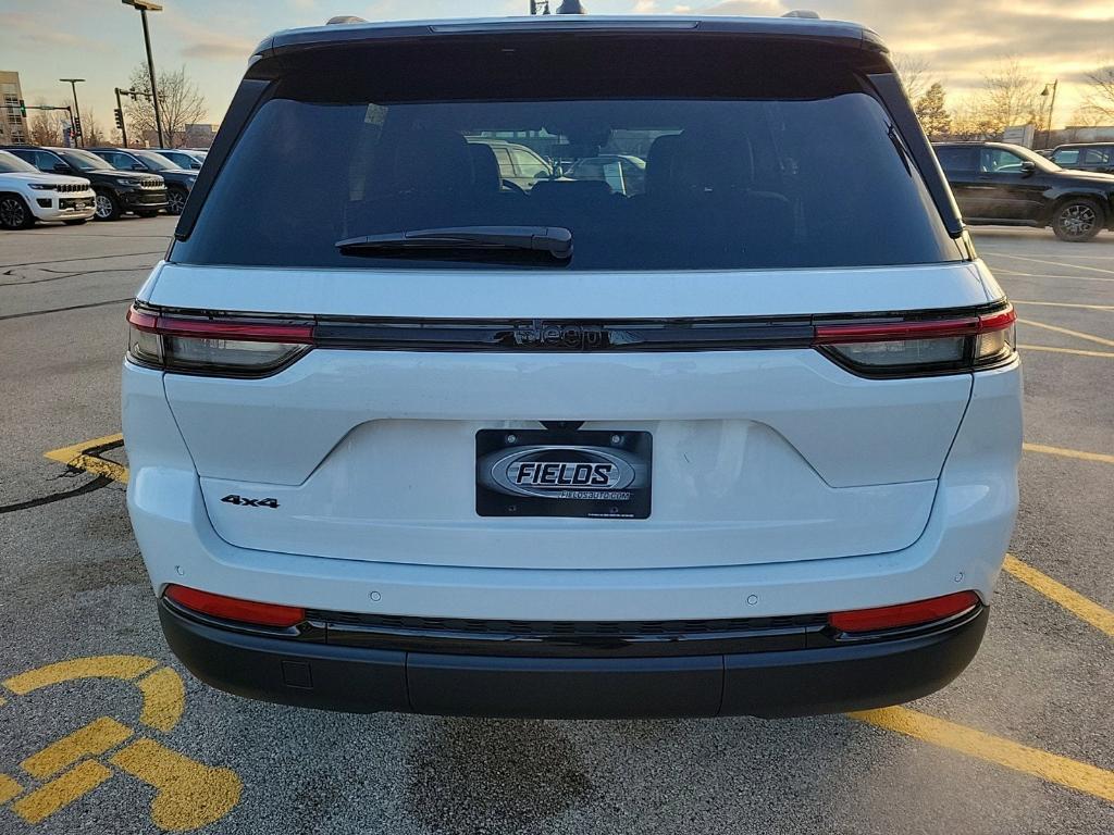 new 2025 Jeep Grand Cherokee car, priced at $43,380