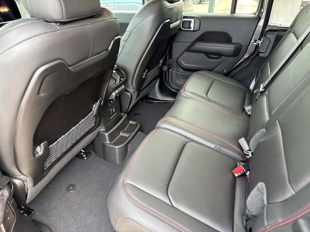 new 2025 Jeep Wrangler car, priced at $67,923