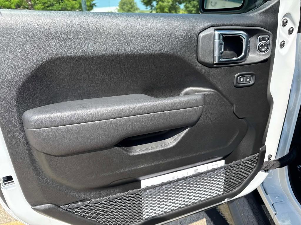 new 2025 Jeep Wrangler car, priced at $50,251