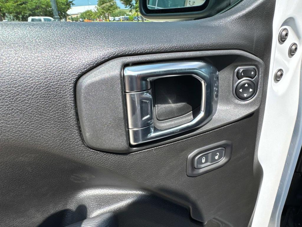 new 2025 Jeep Wrangler car, priced at $50,251