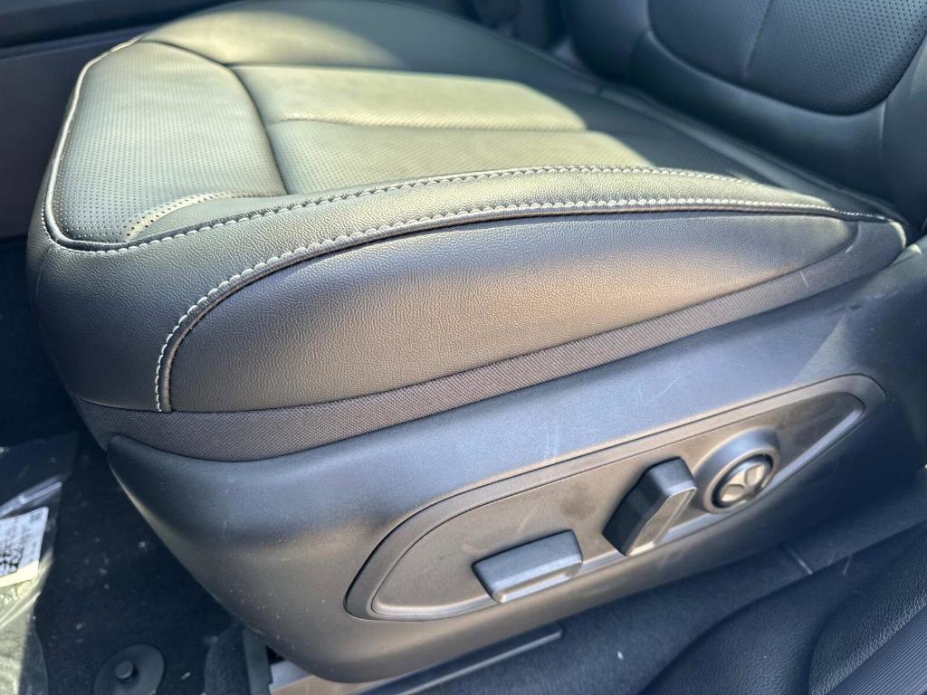 new 2025 Jeep Grand Cherokee L car, priced at $53,742