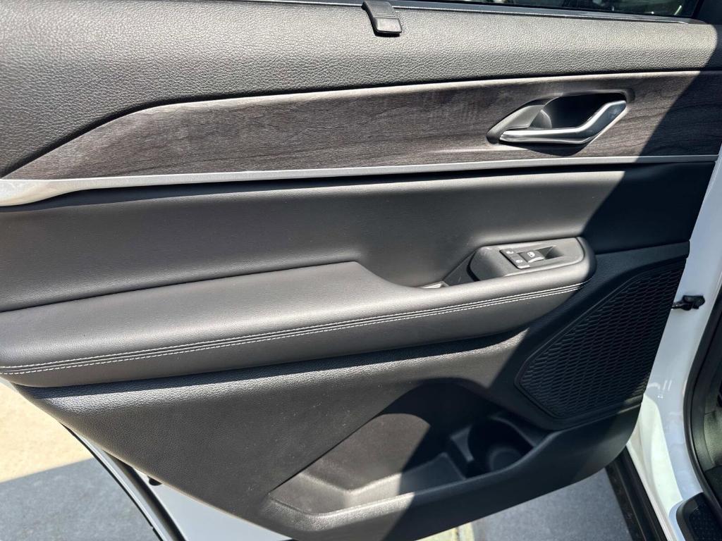 new 2025 Jeep Grand Cherokee L car, priced at $53,742