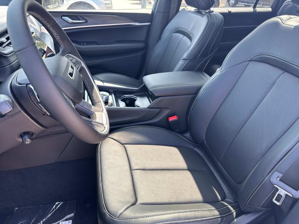 new 2025 Jeep Grand Cherokee L car, priced at $53,742
