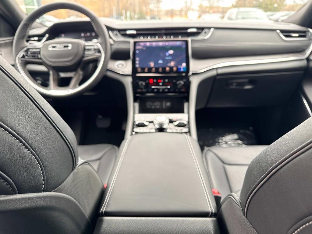 new 2025 Jeep Grand Cherokee car, priced at $56,266