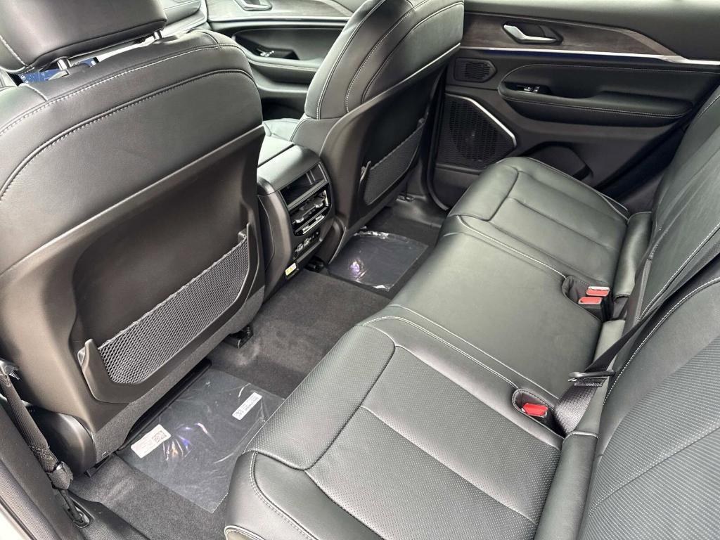new 2025 Jeep Grand Cherokee car, priced at $55,949