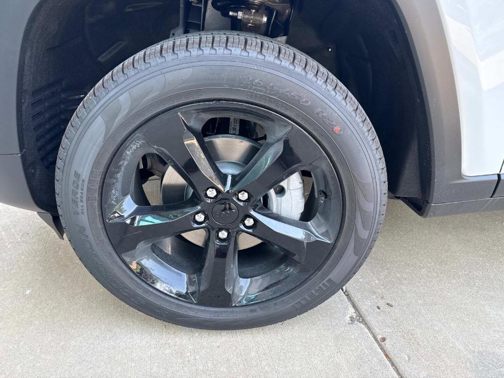 new 2025 Jeep Grand Cherokee car, priced at $51,201