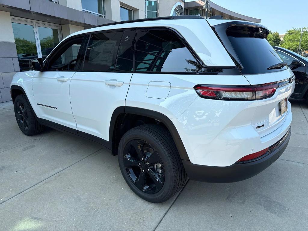 new 2025 Jeep Grand Cherokee car, priced at $51,201
