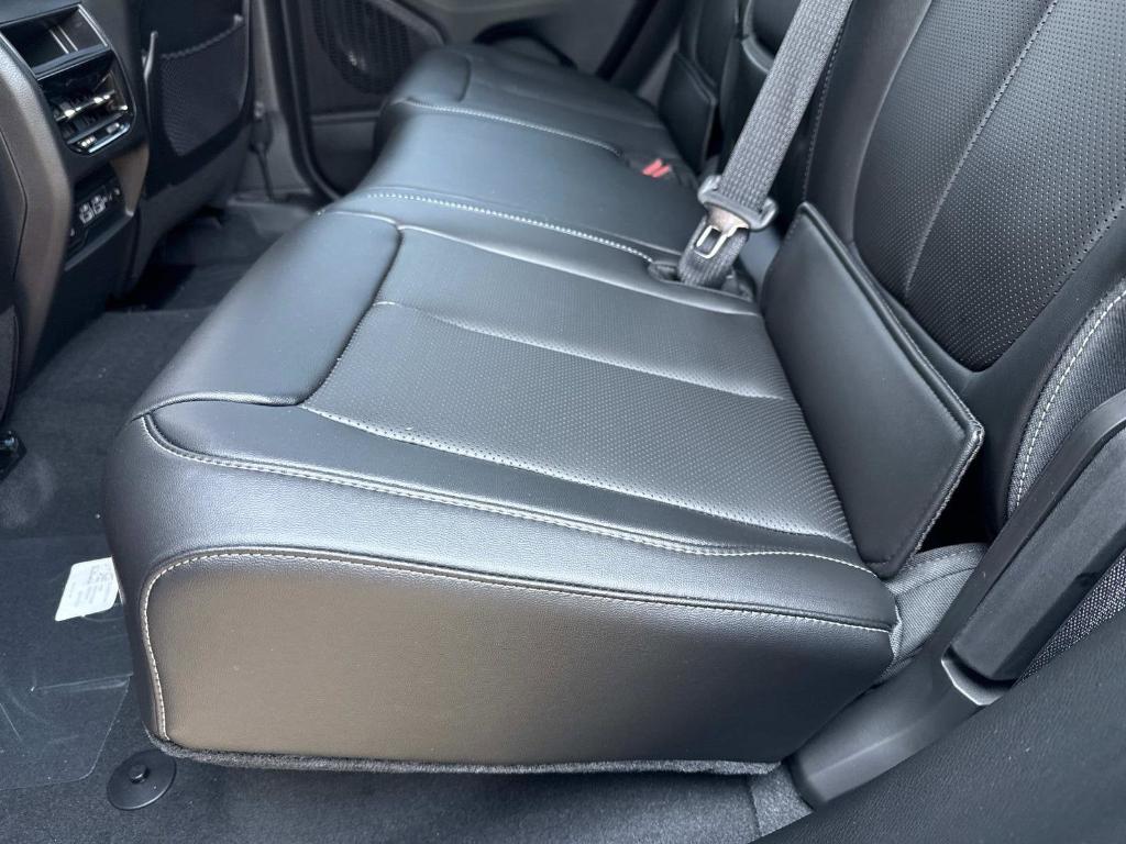 new 2025 Jeep Grand Cherokee car, priced at $51,201