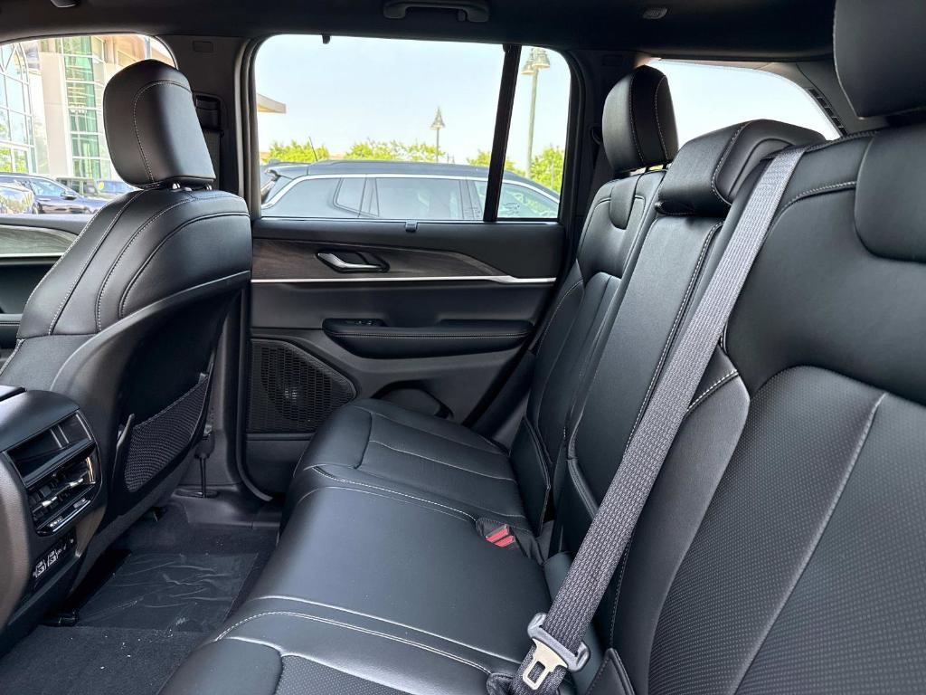 new 2025 Jeep Grand Cherokee car, priced at $51,201