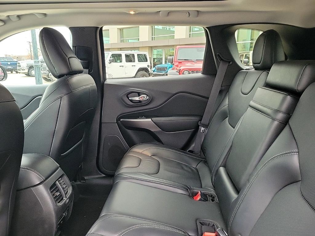 used 2019 Jeep Cherokee car, priced at $21,037