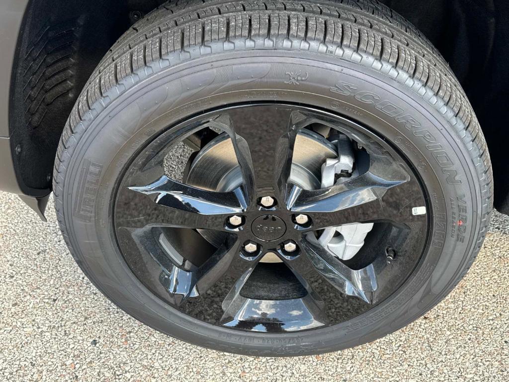 new 2025 Jeep Grand Cherokee car, priced at $51,947