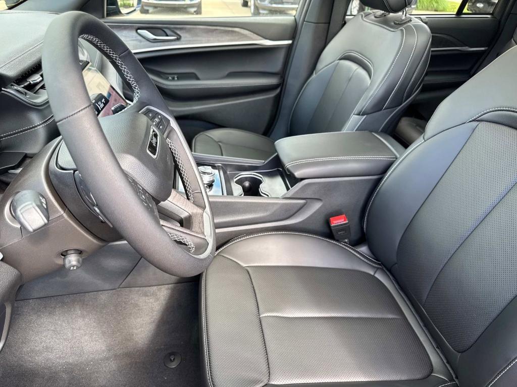 new 2025 Jeep Grand Cherokee car, priced at $51,947