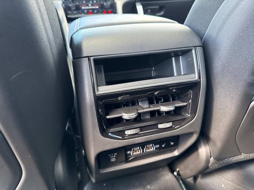 new 2025 Jeep Grand Cherokee car, priced at $51,947
