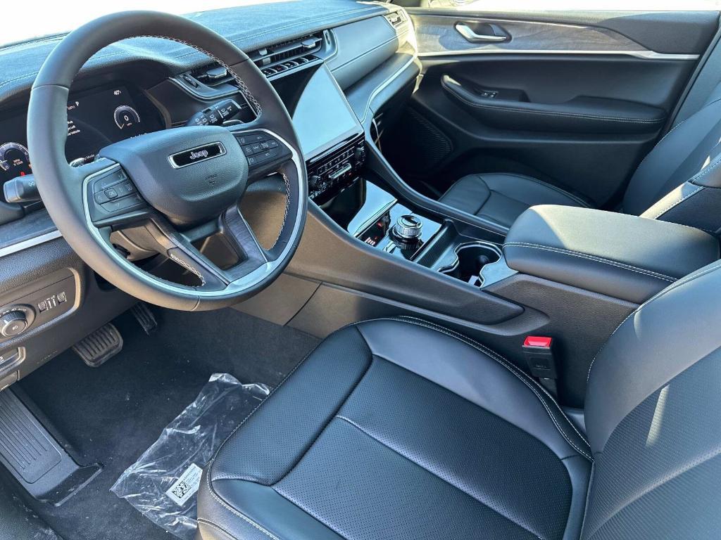 new 2025 Jeep Grand Cherokee car, priced at $49,973