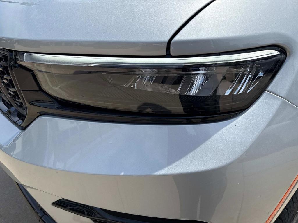new 2025 Jeep Grand Cherokee car, priced at $63,184