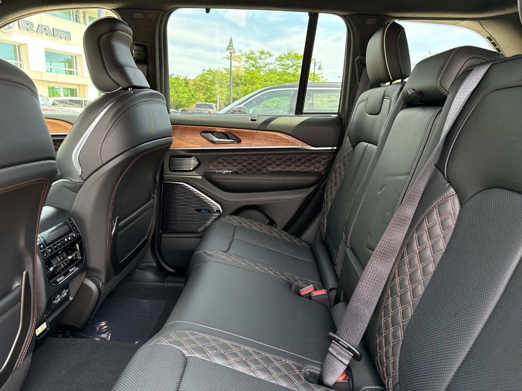 new 2025 Jeep Grand Cherokee car, priced at $63,184