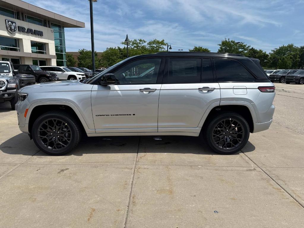 new 2025 Jeep Grand Cherokee car, priced at $63,184