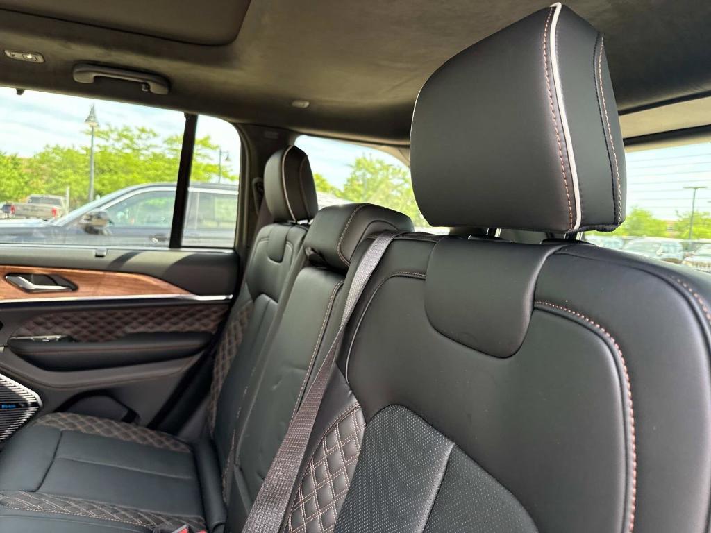 new 2025 Jeep Grand Cherokee car, priced at $63,184