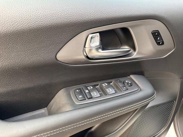 new 2025 Chrysler Pacifica Hybrid car, priced at $48,881