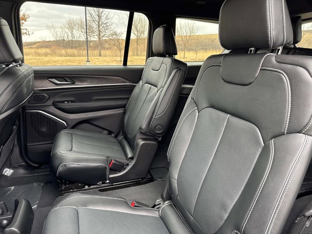 new 2025 Jeep Grand Cherokee L car, priced at $58,454