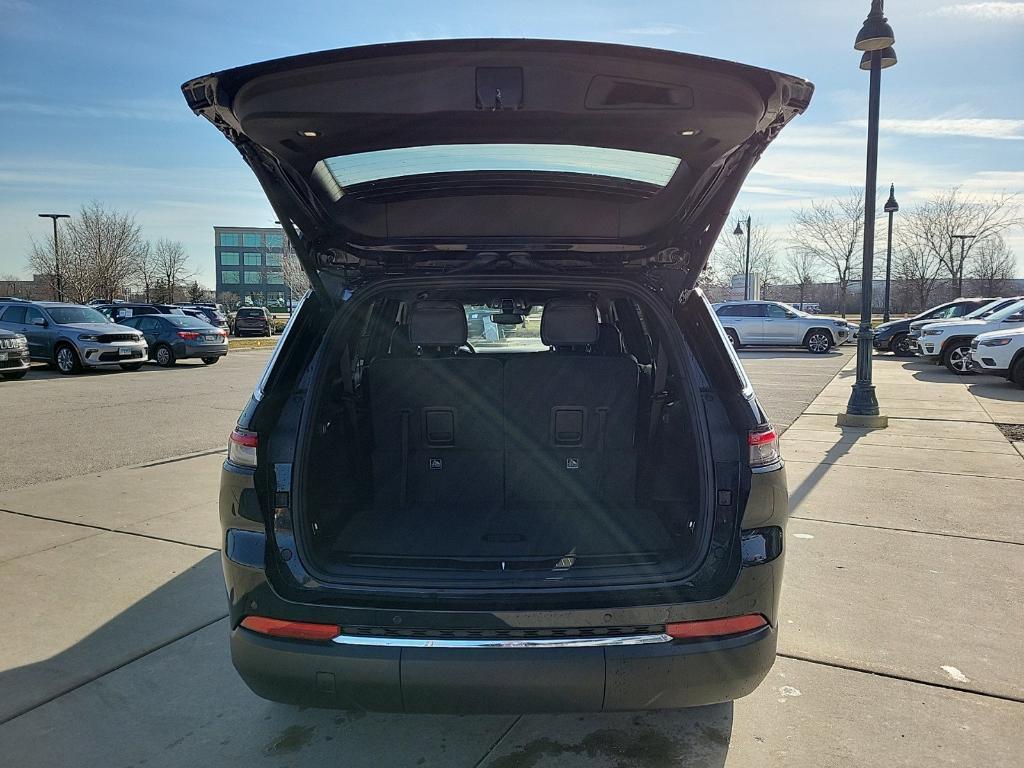 new 2024 Jeep Grand Cherokee L car, priced at $42,595