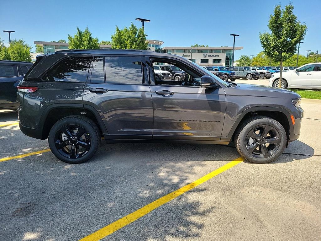 new 2024 Jeep Grand Cherokee car, priced at $46,335