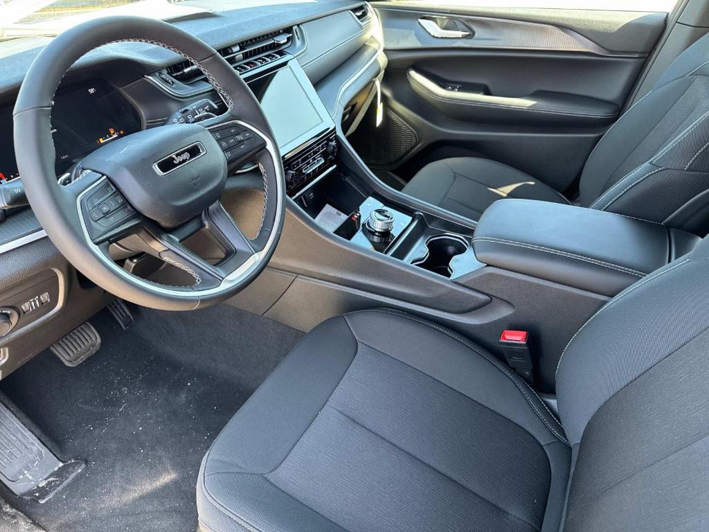 new 2025 Jeep Grand Cherokee L car, priced at $42,729