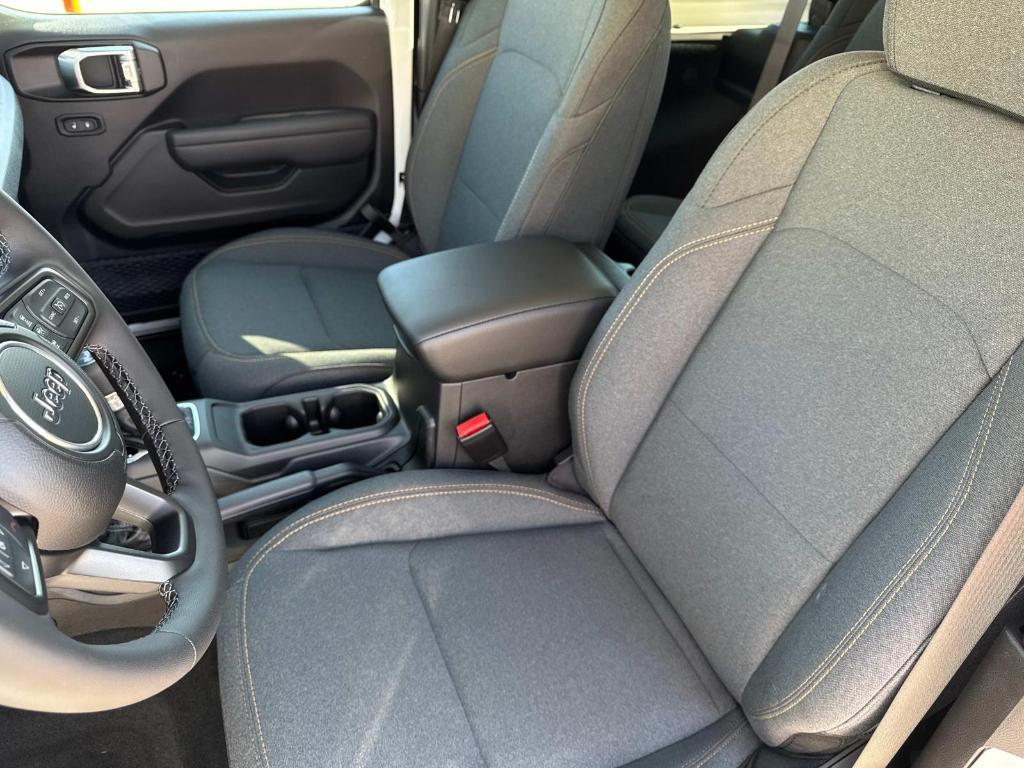 new 2025 Jeep Wrangler car, priced at $43,900
