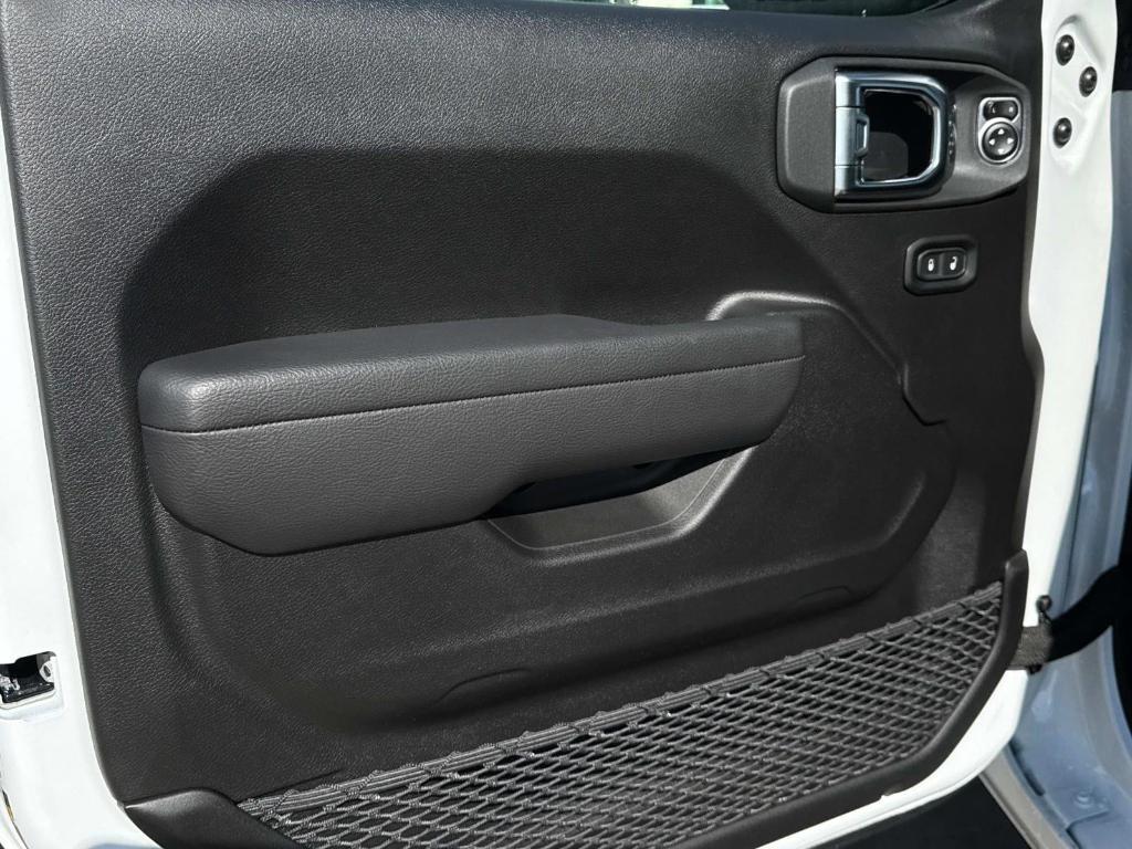new 2025 Jeep Wrangler car, priced at $43,900