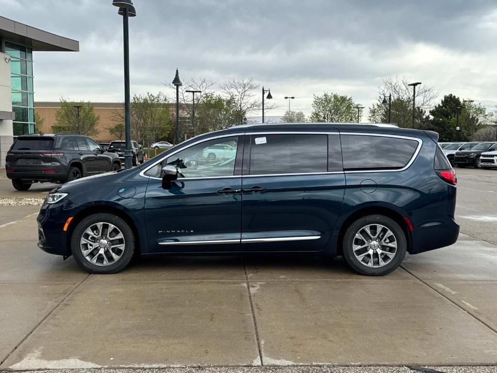 new 2025 Chrysler Pacifica Hybrid car, priced at $55,736