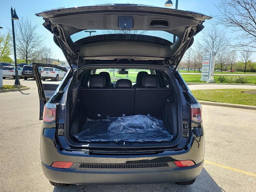 new 2024 Jeep Compass car, priced at $32,305