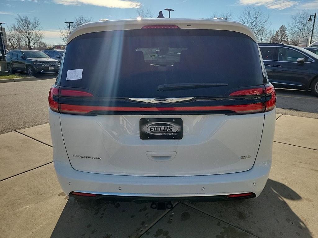 new 2025 Chrysler Pacifica car, priced at $54,653