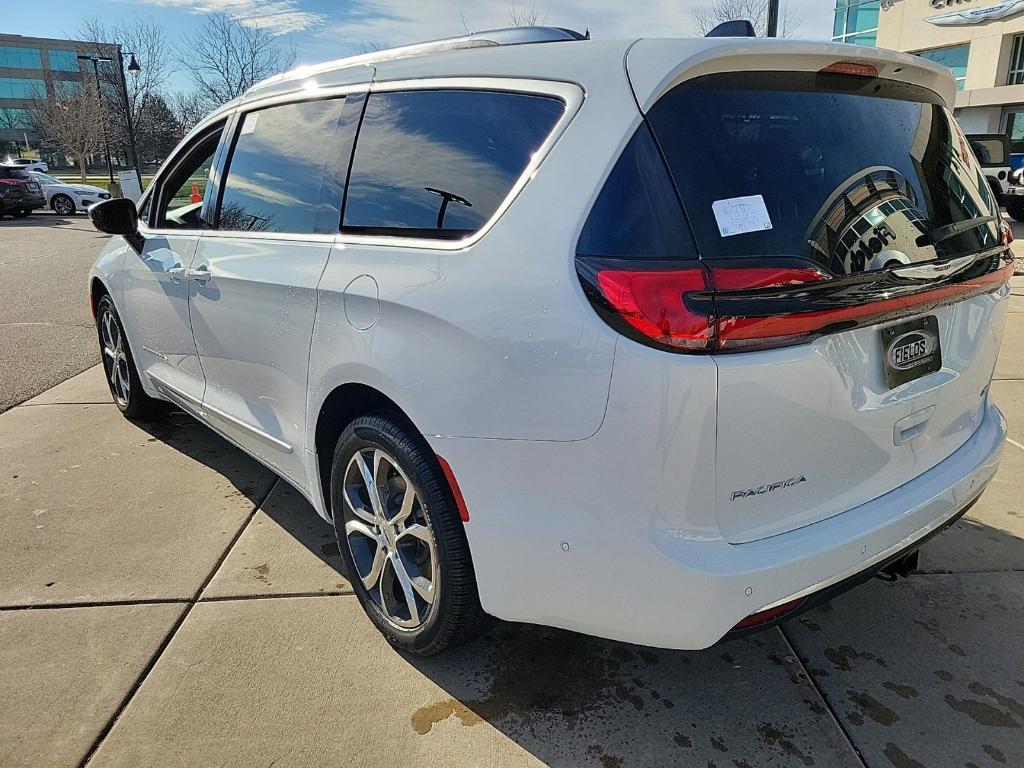 new 2025 Chrysler Pacifica car, priced at $54,653