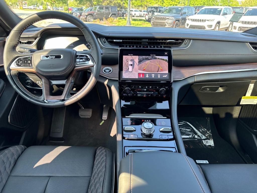 new 2025 Jeep Grand Cherokee car, priced at $59,785