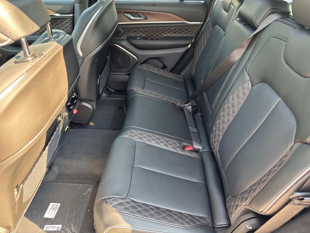 new 2025 Jeep Grand Cherokee car, priced at $59,785