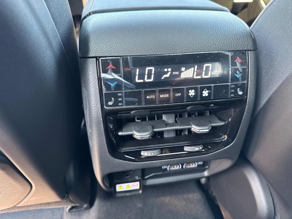 new 2025 Jeep Grand Cherokee car, priced at $59,785
